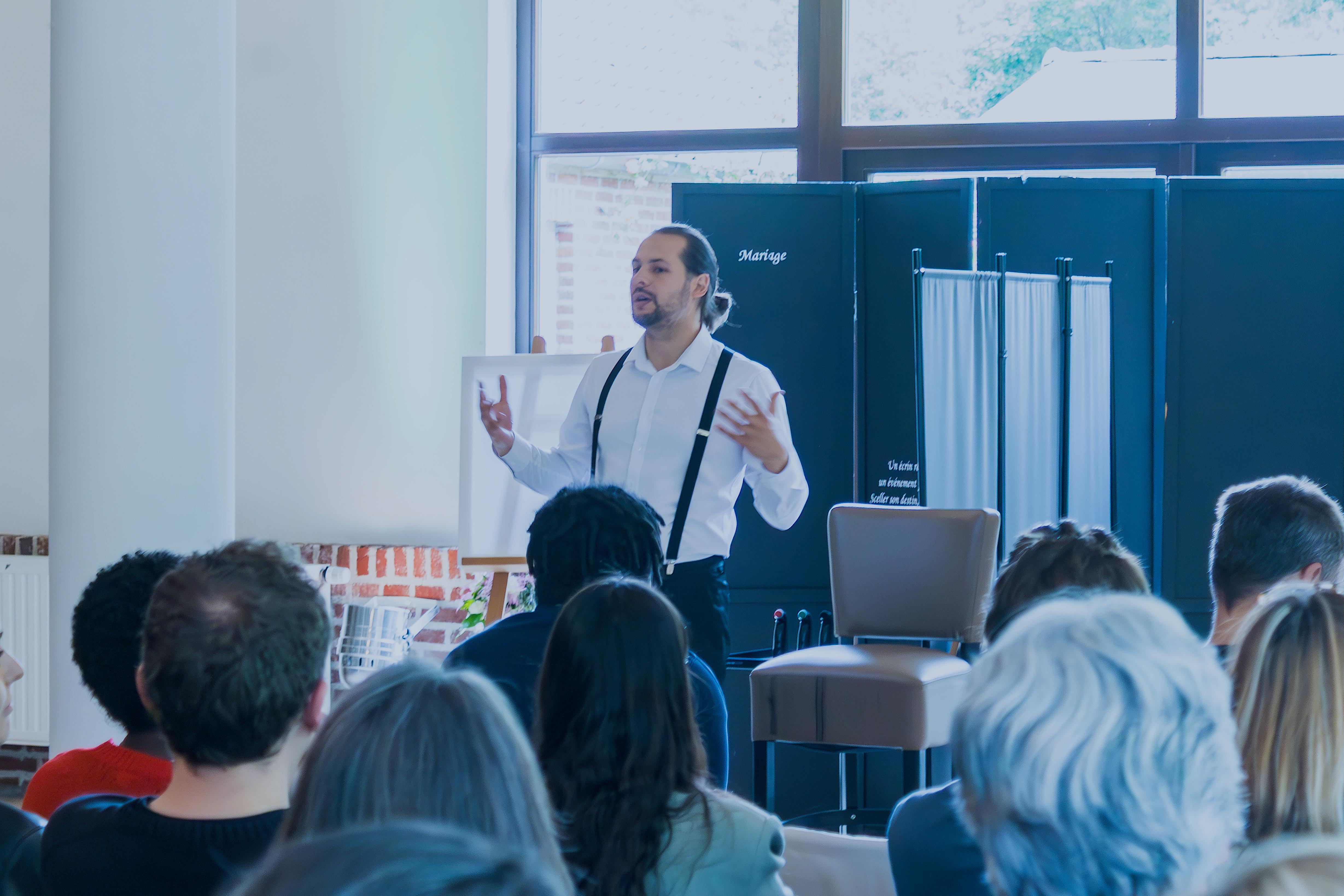 Expérience de mentalisme au format salon